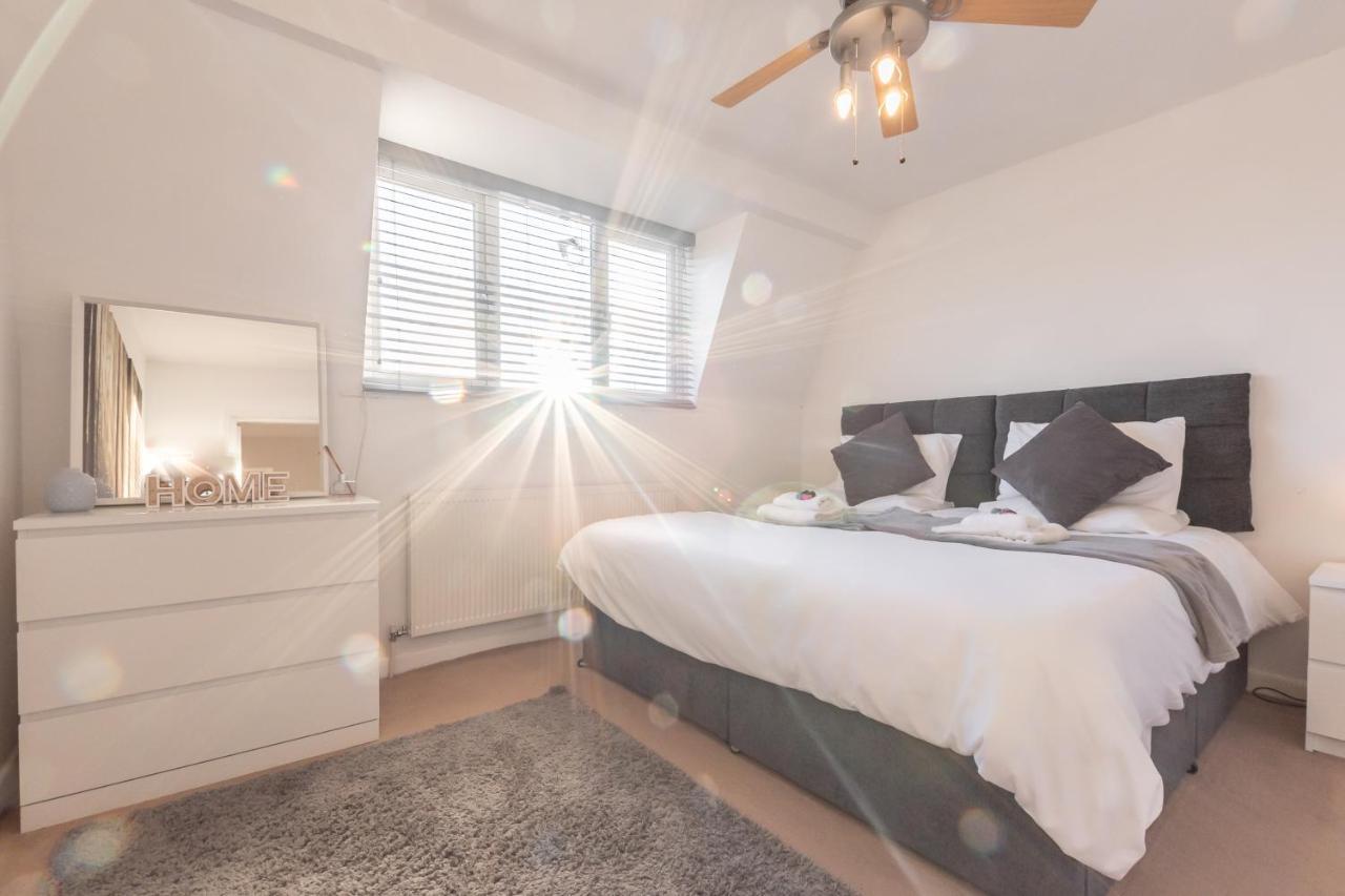 Best Price! Large Home For 4 - Smart Tv - Comfy Beds - Garden - 4 Single Beds Or 2 Doubles! Portsmouth Eksteriør bilde